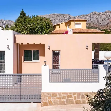 Villa Pomera Tres By *